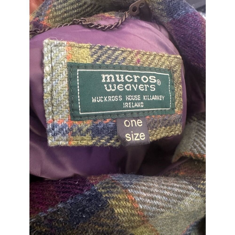 Mucros Weavers Irish Tweed Poncho for Women Made in Ireland 100% Irish Wool - Picture 4 of 5